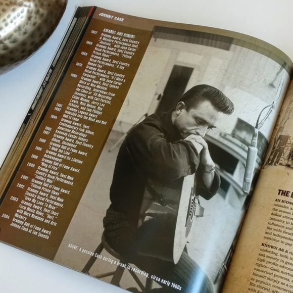 "Guitar Heros From Blues To Rock And Beyond" Table Top Book - Picture 4 of 16